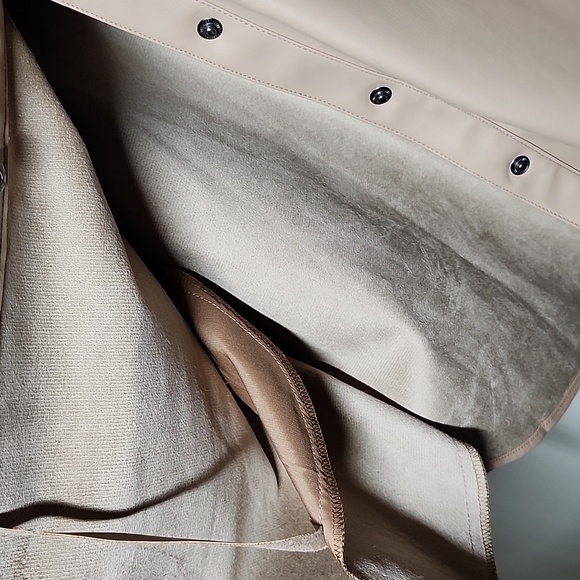 Isaac Mizrahi Live Faux Leather Shacket Camel Button Down Oversized Medium - Picture 9 of 11